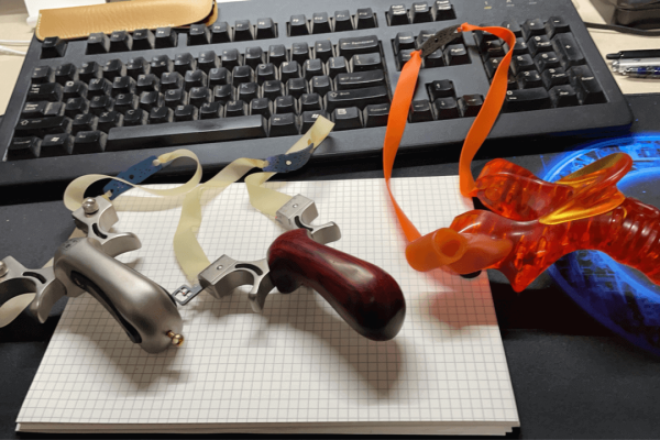 开始重新学习玩儿时玩过的弹弓